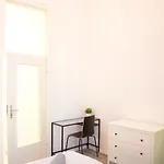 Berlin Mitte 4 BR apartment with A/C 24/7 check-in