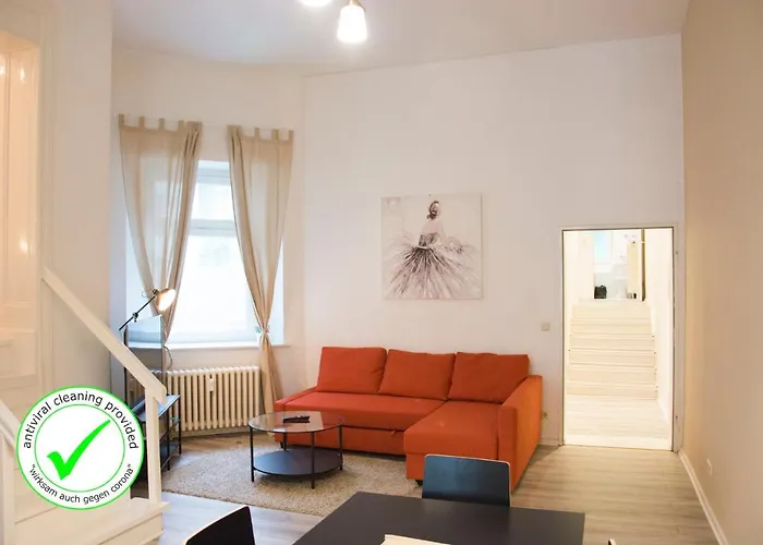 Berlin Mitte 4 BR apartment with A/C 24/7 check-in